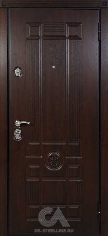 Металлическая дверь Цезарь для квартиры, вид снаружи